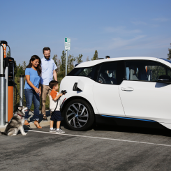 Snabbladdning är enkelt och smidigt, men det är inte det enda sättet. Foto: ChargePoint