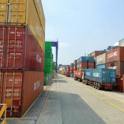 Andelen containerkapacitet som drivs utanför de stora rederialliansen minskar snabbt på rutten mellan Asien och Nordamerikas västkust. Foto: portcalls asia / unsplash