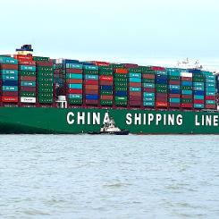 Kinesiskt containerfartyg på väg till europeisk hamn. Foto: Wikipedia Common. Kredit: Keith Skipper