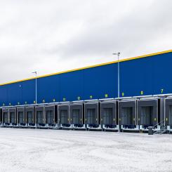 För första gången i Finland samlas Dachsers vägtransporter samt sjö- och flygfrakttjänster under ett och samma tak. Den totala ytan för anläggningen är 5 113,5 kvadratmeter, varav själva terminalen upptar 3 866 kvadratmeter. 
 Foto: Dachser