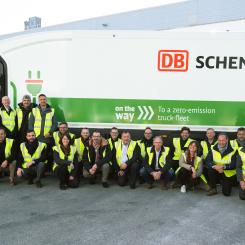 DB Schenker har besökt Volta Trucks anläggning i Österrikiska Steyr, för en presentation av den första prototypen av den 150 fordon stora flottan som ska testas runt om i Europa. Foto: Volta Trucks