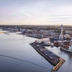 Stabilisering trots utmaningar och satsningar på ny teknik och infrastruktur. Foto: Helsingborgs Hamn