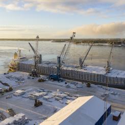 Totalt omfattar leveransen 48 200 kubikmeter sågade trävaror. Foto: Fredrik Larsson