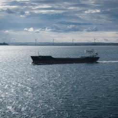 Kinas handelsöverskott och nya rederiallianser påverkar fraktmarknaden. Foto: manuel keller/unsplash