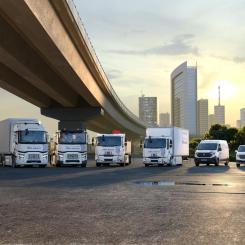 Med lanseringen av de fyra modellerna vill Renault Trucks stärka sin position på den europeiska marknaden för tunga elfordon. Satsningen sker i ett läge där allt fler transportföretag söker alternativ till diesel för att möta både klimatkrav och stigande bränslekostnader. Bild: Renault Trucks