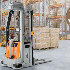 STILLs automatiserade höglyftande staplare EXV iGo tog hem segern i kategorin "Mobil robot". Foto: Still