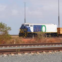 Fortescue uppger att de batterielektriska loken kommer att spara 1 miljon liter diesel per år, men det är bara en bråkdel av de 80 miljoner liter som bolaget förbrukar årligen. Foto: Fortescue