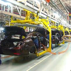 Kinesiska Geelys monteringslina vid företagets bilfabrik i Ningbo. Foto: Wikipedia Commons Lic. Kredit: Siyuwj