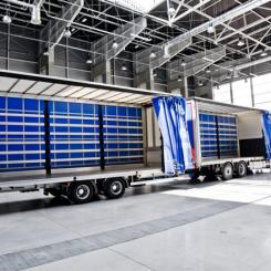 Förvagn–släp i volymutförande – med öppna sidor. Foto: GT Trailers