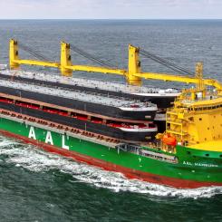 AAL Hamburg passerar Maas pilotstation Foto: AAL Shipping