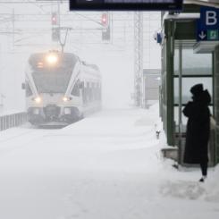 Tåg anländer till Huopalahti station i Finland. Foto: Väylävirasto