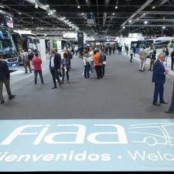 Madrid, som är värdstad, spelar en central roll inom den europeiska transportindustrin tack vare sin geografiska och politiska betydelse och erbjuder optimala förutsättningar för sådana internationella sammankomster. Mässan fungerar som en plattform för att presentera de senaste trenderna, produkterna och tjänsterna inom busssektorn. Detta inkluderar innovativa lösningar för hållbar mobilitet, efterlevnad av strikta utsläppsnormer och utveckling av vätgasbussar inom ramen för H2020 JIVE-projektet. Även elbussar, bränslecellsbussar, hybridfordon, busskarosser, passagerarinformationssystem, sitsystem, teknologier för tillgänglighet, säkerhetssystem, teknologier för utsläppsminskning samt underhålls- och reparationstjänster kommer att presenteras. Foto: Ifema