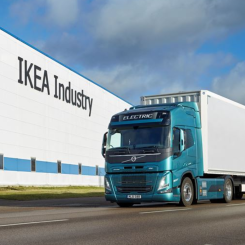 IKEA ska börja använda eldrivna Volvo-lastbilar för sina interna transporter i Polen. Foto: Volvo