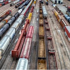 Investeringsstödet kan täcka upp till halva investeringskostnaden i omlastningsutrustning, utrustning för intermodala transporter samt teknik- och systemstöd, dock högst 10 miljoner kronor. Foto: acton crawford/unsplash.jpg