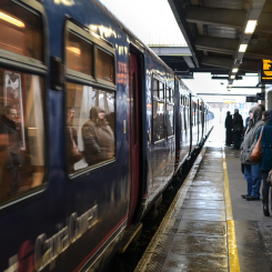 I över 20 år har en järnvägsförbindelse längs spanska solkusten planerats utan resultat. Arkivbild