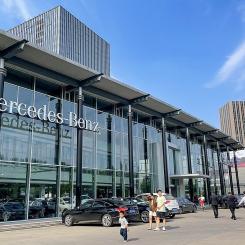 Mercedes Benz- försäljningsställe i Zhengzhou, Kina. Foto: Wikipedia Common, kredit: Windmemories