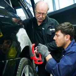 Statistiken visar att 56 procent av eleverna som 2023 gick ut en fordons- och transportutbildning på Komvux var etablerade på arbetsmarknaden ett år efter examen. Foto: Transportföretagen