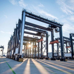 RTG-kranarna har en lyftkapacitet på 50 ton vid stapling av containrar. Foto: Konecranes