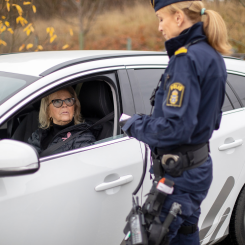 Antalet återkallade körkort minskade under 2022. Foto: Liza Simonsson