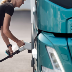 Energimyndigheten har beviljat Umeå Energi investeringsstöd för snabbladdare för tunga fordon. Foto: Volvo Lastvagnar
