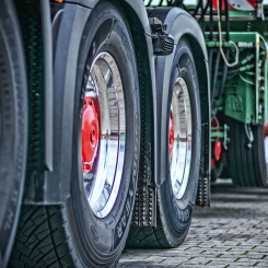 Under fjärde kvartalet 2023 minskade de svenska tunga lastbilarnas transportsträcka med 95 miljoner kilometer. Arkivbild