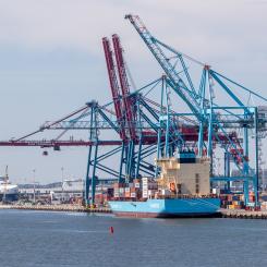 Laura Maersk under lördagens anlöp i Göteborgs Hamn. Nästa anhalt: Bremerhaven. Bild: Göteborgs Hamn AB.
