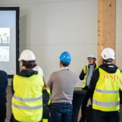 Taklagsfest  i Backa. Foto: Logicor