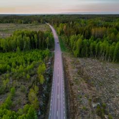 Med hjälp av teknisk utrustning från Roadscan ska vägkvalitet mätas, med fokus på att identifiera sprickor, hål och andra risker. Foto: daniel diemer/unsplash