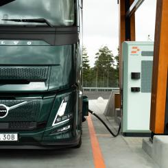 Laddstation för ellastbilar. Foto: Milence
