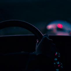 I dagsläget kan alla som bor permanent i Sverige och som har ett körkort från ett annat EES-land byta ut det mot ett svenskt körkort oavsett vilket ursprungslandet är. Foto: Wander Fleur/Unsplash