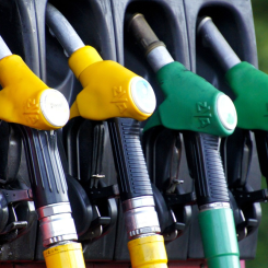 Sverige kan komma att sänka bensin- och dieselpriset. Arkivbild