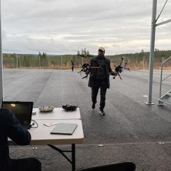 Mindre drönare användes för att simulera större spridningsdrönare, och resultaten från volymtesterna var mycket goda. Foto: Skellefteå Science City