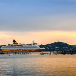 Nowhere Networks och Seafy har inlett en storskalig utrullning för att uppgradera uppkopplingen ombord på tio fartyg inom Corsica Ferries, samtidigt som nätinfrastrukturen byggs ut i Medelhavet. Foto: Philippe BONTEMPS/Unsplash