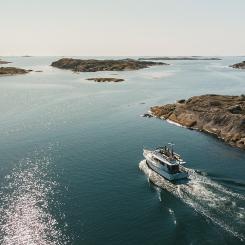 Go:LEIF är ett svensk-norskt EU-projekt som installerat laddpunkter för elbåtar mellan Göteborg och norska Agder. Det samlar kommuner, hamnar och företag för att testa teknik och affärsmodeller. Business Region Göteborg deltar som partner och kopplar ihop aktörer. Foto: Foto: Happy Visuals/Göteborg & Co