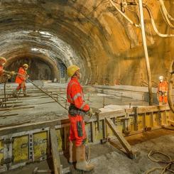 ÖBB-arbetare inne i Semmering-bastunneln. Foto: ÖBB