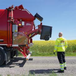 Uppdraget avser bland annat insamling av mat- och restavfall på Ekerö. Foto: Sara von Platen, Ohlssons AB