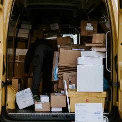 Årets mest intensiva shopping-säsong är igång. Foto: Claudio Schwarz/unsplash