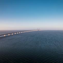 Ett beslut om återinförd gränskontroll är enligt regeringens bedömning en av flera åtgärder som i nuläget krävs för att kunna bemöta hotet mot Sveriges inre säkerhet. Foto: julian hochgesang/unsplash
