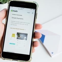E-handelsåret 2024 har börjat starkt. Foto: roberto cortese/unsplash
