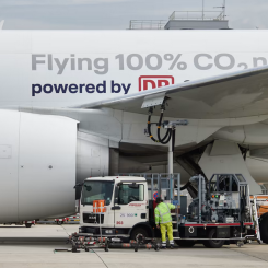 Det nya koldioxidneutrala erbjudandet kompletterar DB Schenkers veckovisa charterlinje mellan Tyskland och Kina, som lanserades våren 2021. Foto: DB Schenker