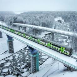 VR-tåg kör över Saima kanal i sydöstra Finland. Foto: VR, kredit: Jouko Behm