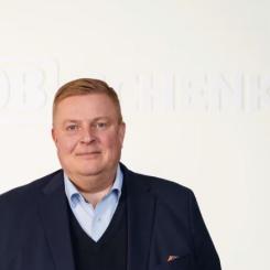 DB Schenker slår ihop de nordiska länderna till ett kluster från och med 1 april 2023. Petteri Nurmi blir vd för kluster Norden som sysselsätter 6 000 personer och har en total omsättning på närmare 3 miljarder euro. Foto: Schenker