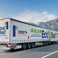 Svenska DUO2-projektet, innebär att fordonståg med två standardtrailers på 13,6 meter vardera kopplas samman. Symbolbild. Foto: Schmitz-Cargobull.