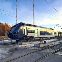 X40-tågets stomme väntar på att dörrar och luckor ska återmonteras. Foto: VR, kredit: P.Kuva