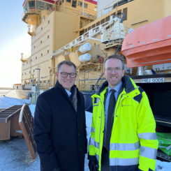 Erik Eklund, generaldirektör för Sjöfartsverket och Infrastruktur- och bostadsminister Andreas Carlson. Fotograf/Källa: Sjöfartsverket