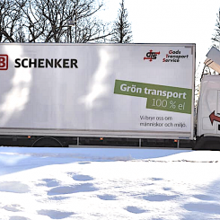 Lastbilen, en helelektrisk Scania 25 P, kommer köra i Umeå. Elbilen blir den fösta i sitt slag i Västerbotten. Foto: DB Schenker