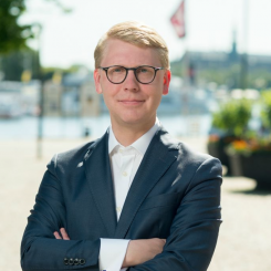 Kristoffer Tamsons, Ordförande Svensk Kollektivtrafik, Trafikregionråd i Region Stockholm och ordförande för SL. Foto: SL