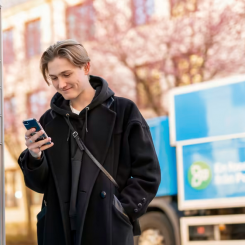 Större tillgänglighet för fler när omkring 3 000 av PostNords paketboxar planeras på Aimo Parks parkeringsplatser. Foto: Aimo Park