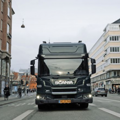 Den elektriska lastbilsflottan kommer bidra till en förbättrad luftkvalitet i Köpenhamn. Foto: Scania
