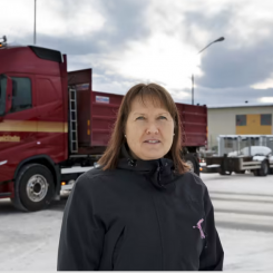 Elise Ryder Wikén tror att lastbilselektrifieringen är rätt väg att gå. Foto: Susanne Kvarnlöf